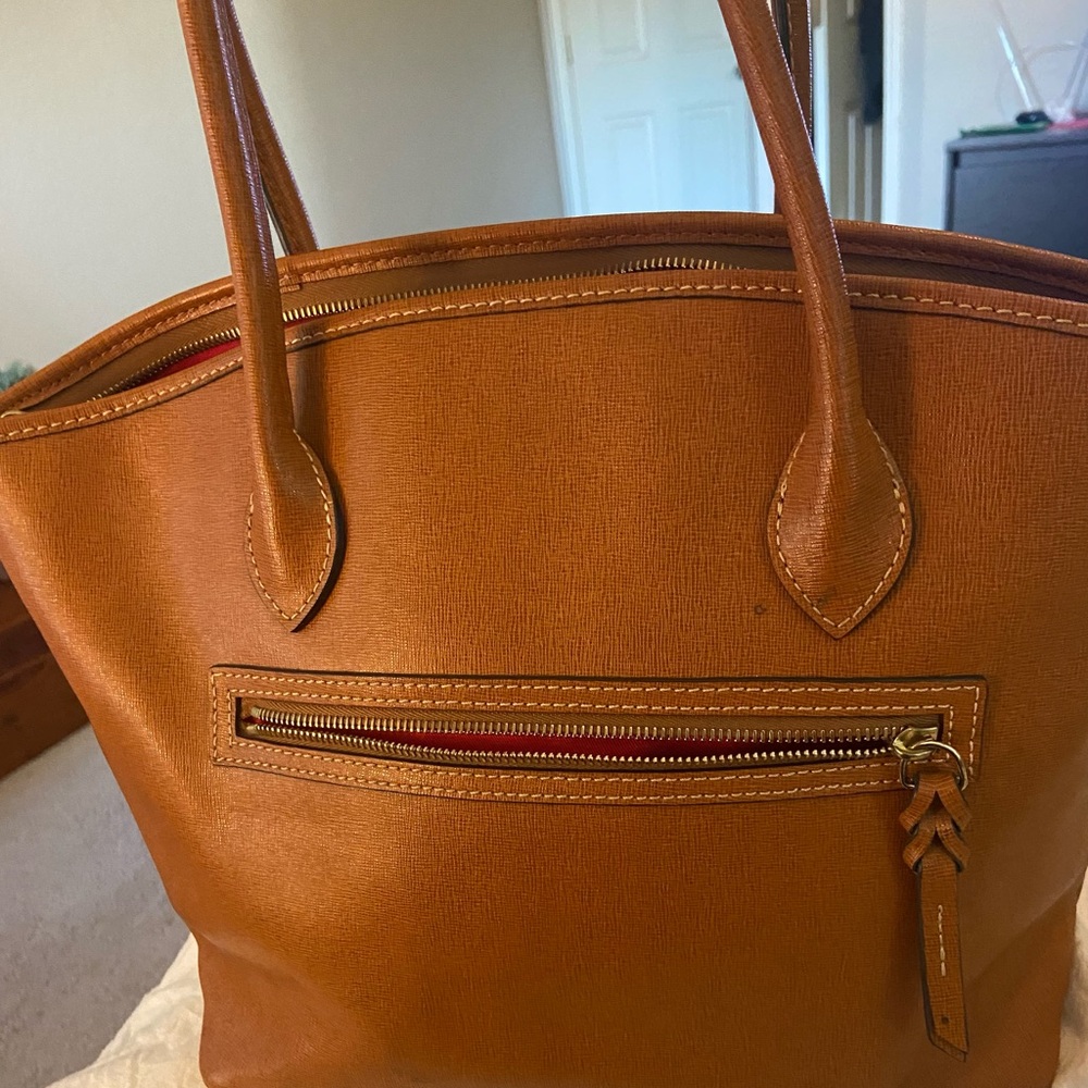 Dooney & Burke Saffiano tote in natural.